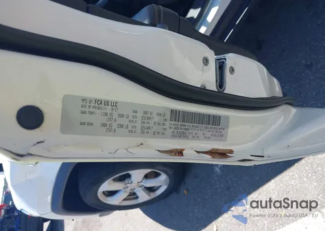 2018 Jeep Compass Latitude 4X4 from USA, damaged, VIN 3C4NJDBB4JT103791